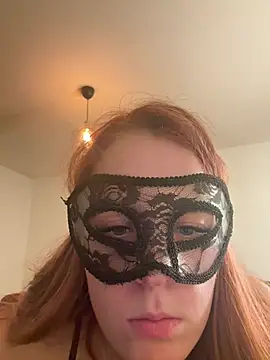 Madelen01 - show boobs