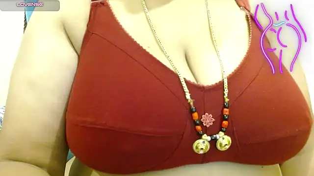 Telugu_pillapreethi - spank boobs with oily boobs