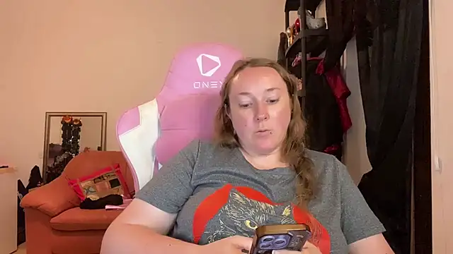 Kisicaxx - fuck my pussyy with HUGE dildo