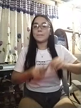 Alisha_27 - Fully naked play pussy with dildo 10mins