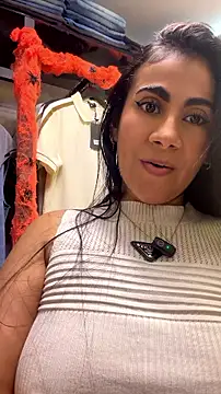 Laia_Hills - 🥵🧊Go play ice Titis🧊🥵
