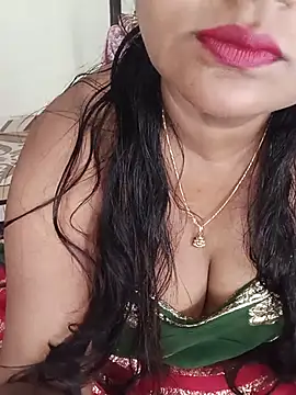 Juli_baby89 - Boobs show hard firinging