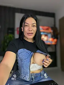 Abril10_ - A tit massage with lots of oil