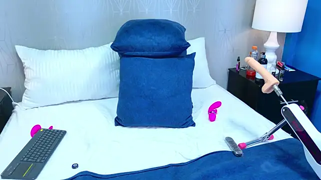 VioletSweetts - Fingers in the pussy x3 min 😈