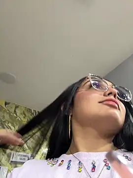 Danii_vg1 - SQUIRT IN A PUBLIC RESTROOM