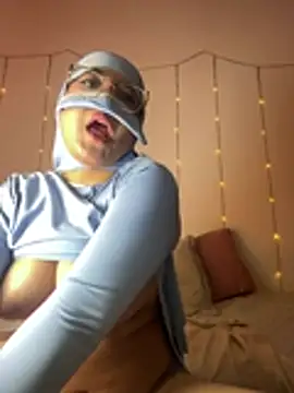Maisa_issa - spread asshole and rub