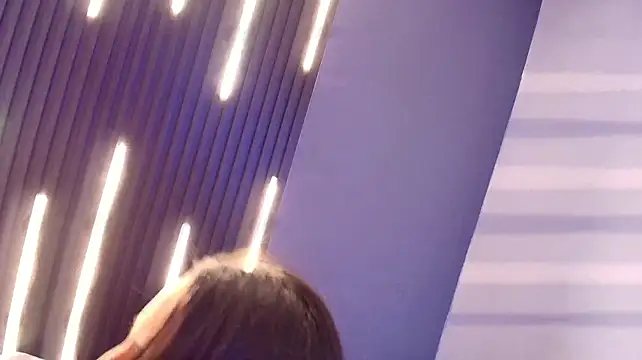 Missparis_op - a finger up the ass