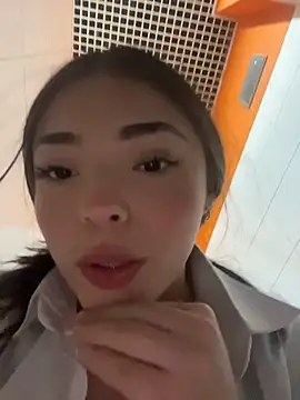 Gatita_Girll - Show of boobs more saliva😻😻