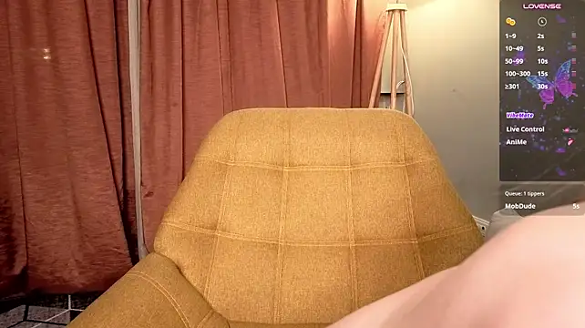 Babeneedflex - suck my finger close to cam