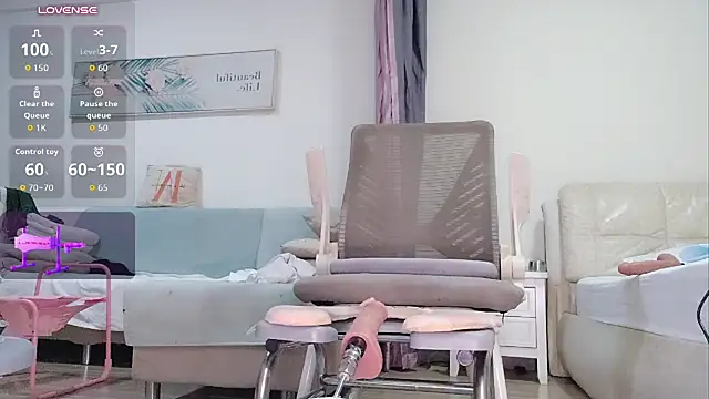LILYsweetfcup - 全裸精油胸推国王控制炮机3分钟姿势任意摆