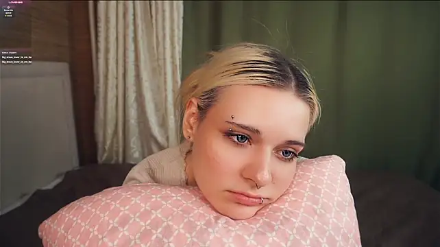 KaleyMahunik - do you wanna quick check under my short