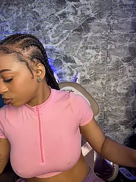 Melany_Williams - FINGER IN MY PUSSY CREMY ZOOM