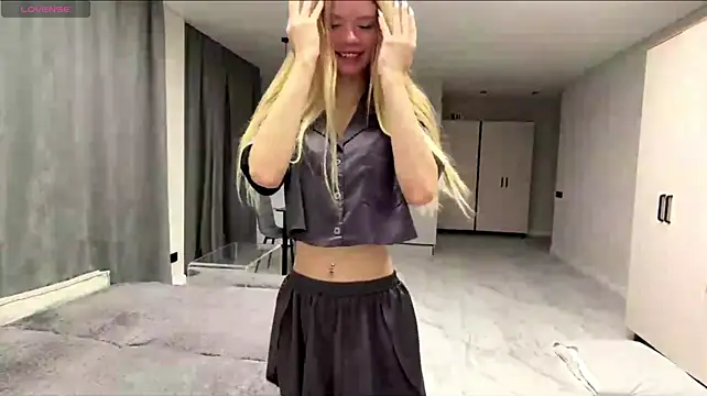 ZenZestX - lower my shorts and sexy belly dance