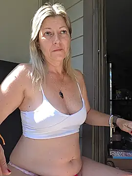 NikkiBlisss - Pussy play PVT OPEN