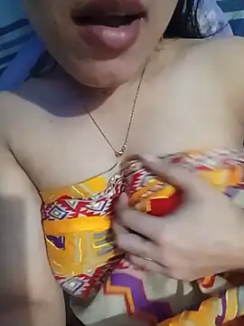 Maya-120 - Boobs show