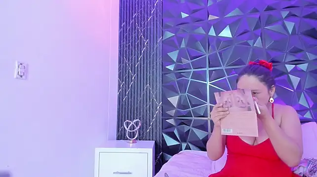 MissyAndNova - Big Squirt in Chair🤤💦💦