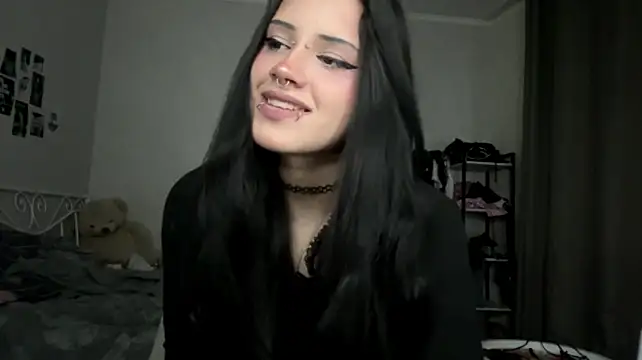Gloria_Line - suck finger <3