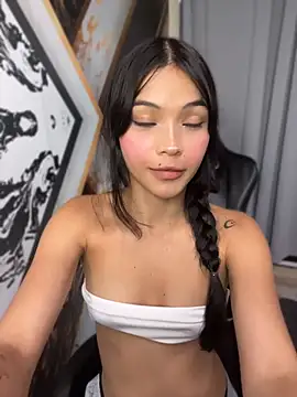_miapetite - Show ass with oil