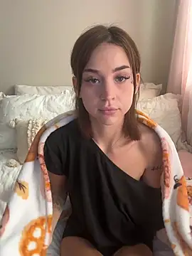 Tiffytooopretty - Happy Wednesday