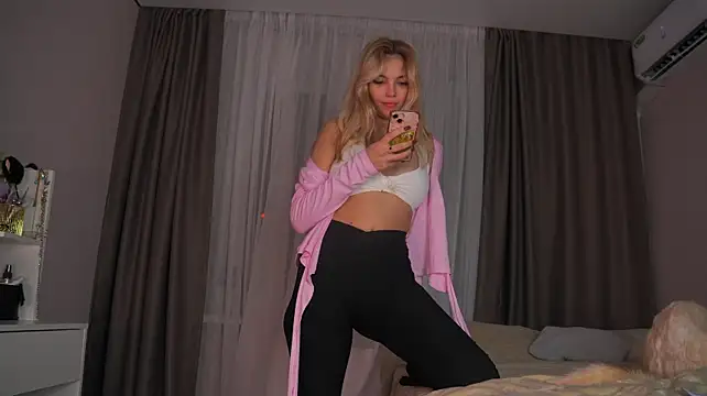 Norakisses - TAKE OFF TOP