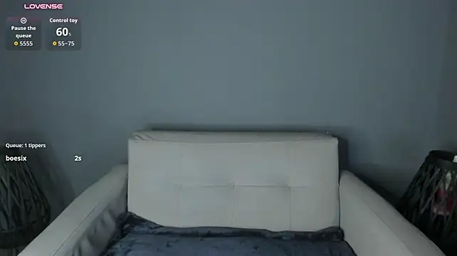 Atheena__ - Play with my nipples in your face