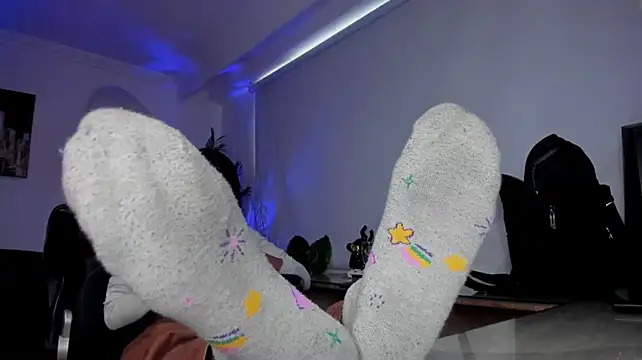Meghan320 - NAKED MEGHAN, SUCK TOES