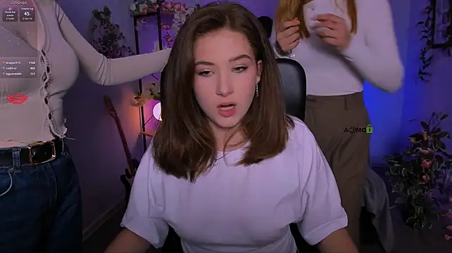 Hanna_kiss3 - show panties