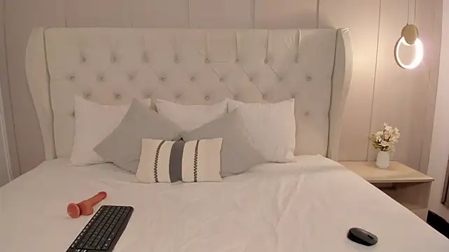 Mia_veggha - play with my pussy