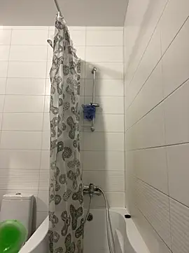 Sweetest_pie - shower time
