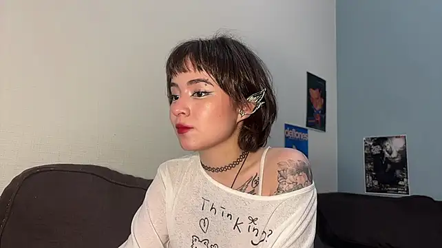 AnyaSumaya - Lip Bite