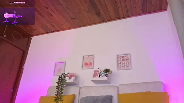 Malka_Burning - PLUG LIGHTS FINGERING PUSSY ❤️