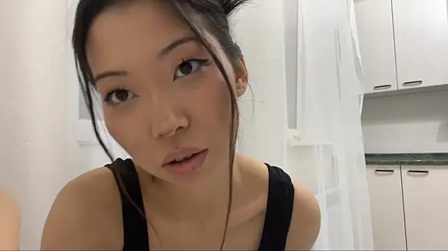 SilvaAmsler - lick and bite my lips