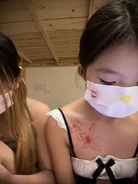 Angel-Sisters - 为什么有个大叔在边上 啊啊啊 大叔的鸡吧好大啊 淫水都被他草出来了