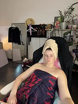 Sweetest_pie - shower time