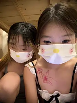 Angel-Sisters - 为什么有个大叔在边上 啊啊啊 大叔的鸡吧好大啊 淫水都被他草出来了