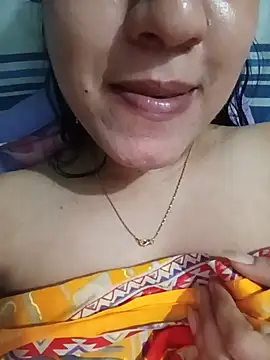 Maya-120 - Boobs show
