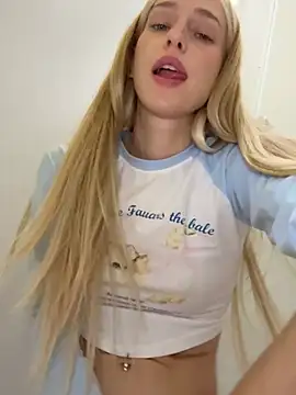 Kira_mia - lift top&droll on my hard nippls+slap