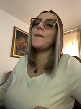CurvyLust_x - Down pants twerking 🥵