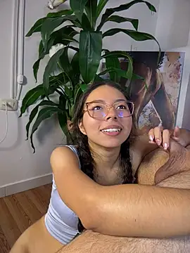 I_AM_EMMA_ - FUCK IN MISSIONARY + BOUNCE TITS NAKED