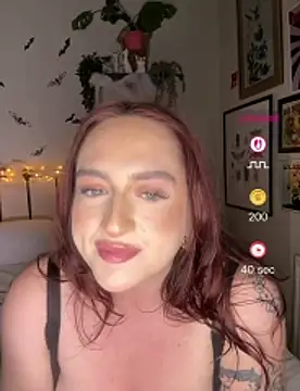 TaliaMommyMelons - Dildo Handjob (2 mins)