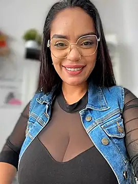 Sara-77 - TOPLESS 4 minutes at the office ✨👑
