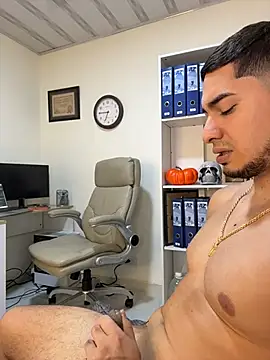 Sara_fun - plug ass in the office in secret