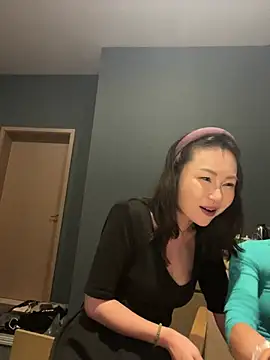 Eva10069 - 公众咖啡厅真空下半身行走人群