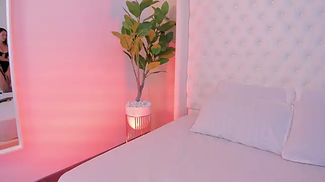 Isabellaa_Palacios - Bend over tease 🥵🍑