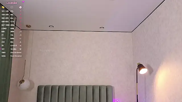 Bonnyfloweer - sitting in front of you with raised legs
