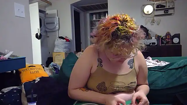 TreatLucky - flash ass <3