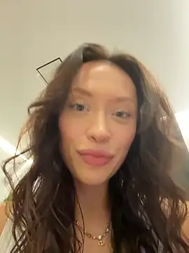 CityLynx - show tits and play with them for 1 min