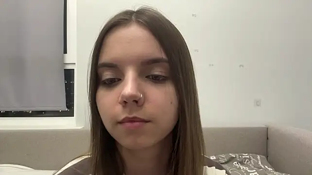 LisaPorse - show feet + smile face