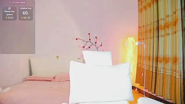 Evelyn-007 - 震动棒抽插3分钟，小粉控制3分钟