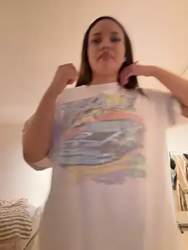 Ayla-18 - Show Ass & Shake